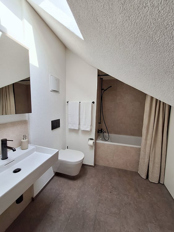 4.5-Zimmer-Maisonette mit sonnigem Balkon und Weitsicht 9