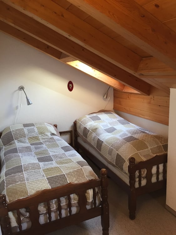 Diablerets A vendre 6 pièces Magnifique demi-chalet, 8
