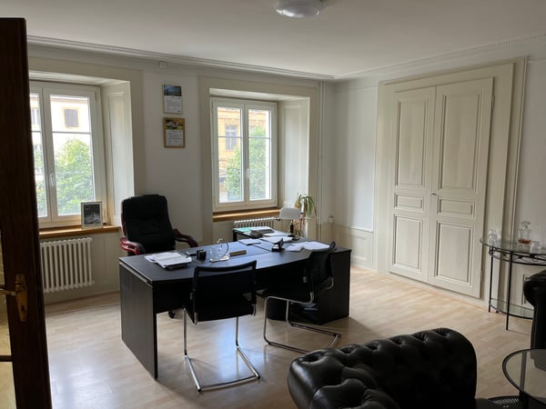 Bureaux plein centre Av. Leopold Robert 17 2