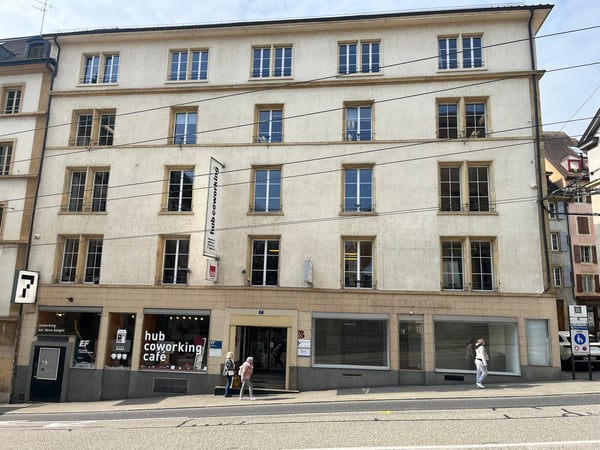 Local commercial à Louer pour le 1er mai 2025 1