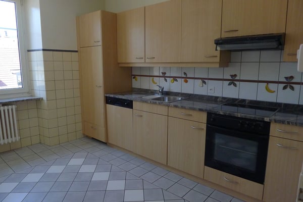 Beau bureau, cabinet esthétique, cabinet médical, appartement 3