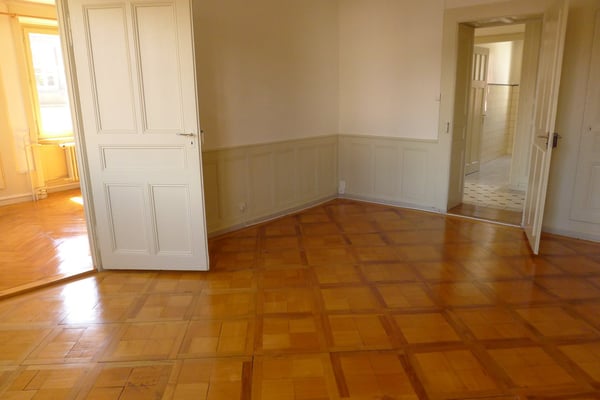 Beau bureau, cabinet esthétique, cabinet médical, appartement 2