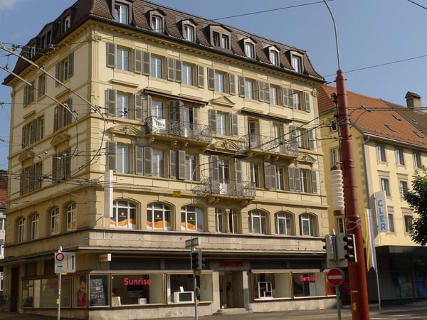 Beau bureau, cabinet esthétique, cabinet médical, appartement 1