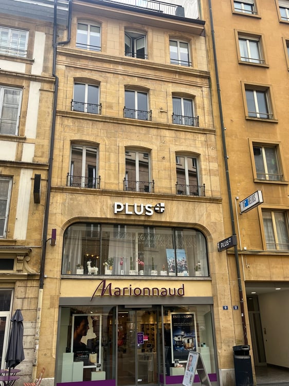 Appartement dans un immeuble refait à neuf 2