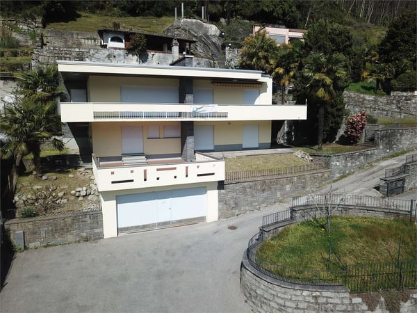 Villa in posizione privilegiata con vista castelli 2