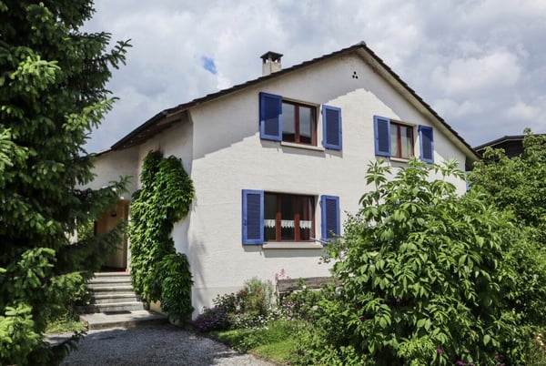 Sehr ruhige und sonnige Lage: 6-Zimmer Einfamilienhaus 1