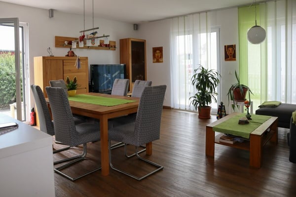 6 1/2 Zimmer Einfamilienhaus mit zusätzlicher 2-Zimmer Einliegerwohnung (rollstuhlgängig) an sehr ruhiger und sonniger Lage 7
