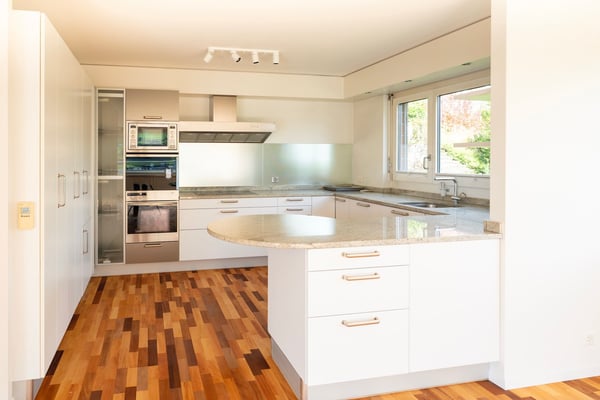 Light flooded Family Home with Breathtaking Lake and Mountain Views 8