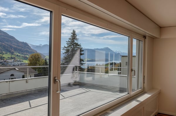 Light flooded Family Home with Breathtaking Lake and Mountain Views 10