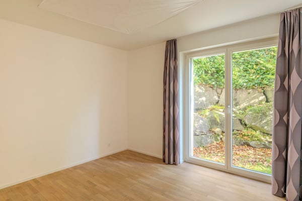 Elevated Serenity | Contemporary Lakeview Living in Oberägeri 10