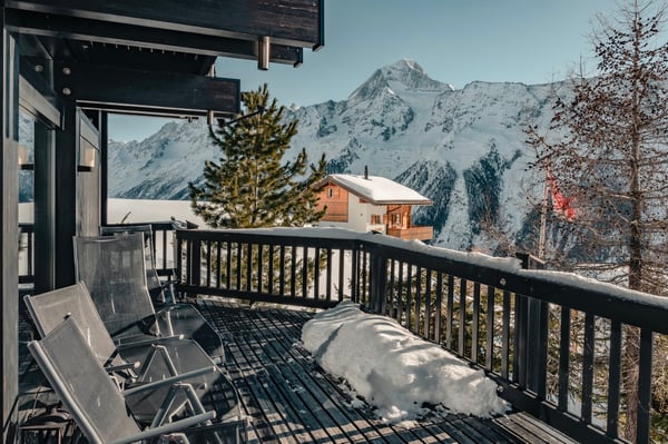 Charming Alpine Chalet in Wiler (Lötschen) – Stunning Mountain Views 4