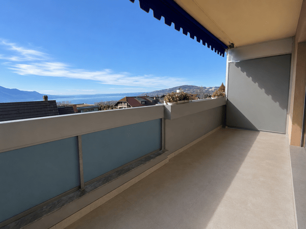 Bel appartement rénové 3.5 pièces avec magnifique vue sur le lac 1