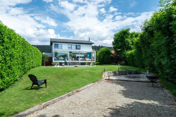 Superbe villa individuelle de 6.5 pièces avec piscine 17