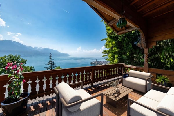Chalet historique avec une vue imprenable sur le lac ! 3