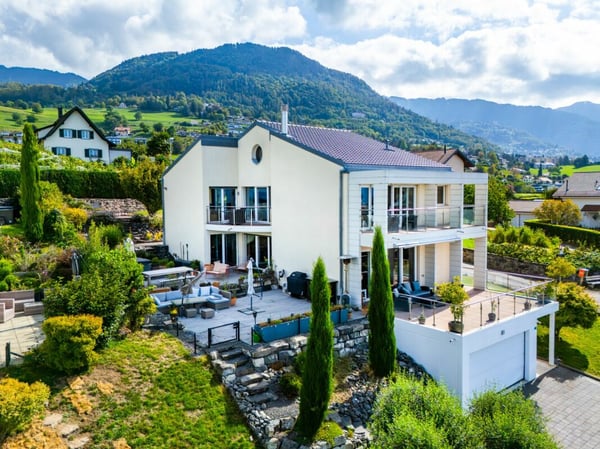 Villa individuelle de 7.5 pièces avec vue exceptionnelle sur lac et montagnes