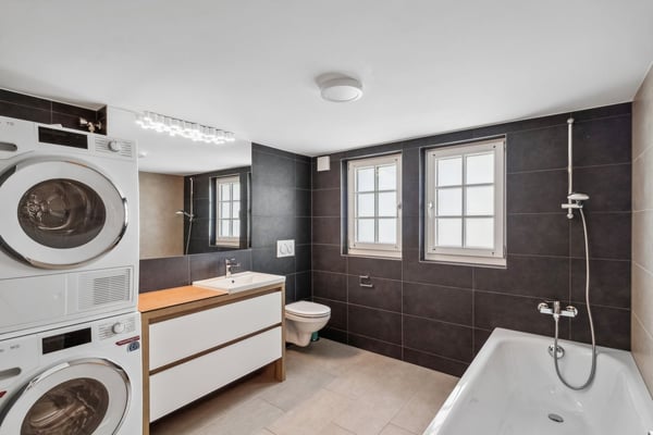 4.5-Zimmer-Maisonettewohnung mit historischem Charme in Fällanden 5