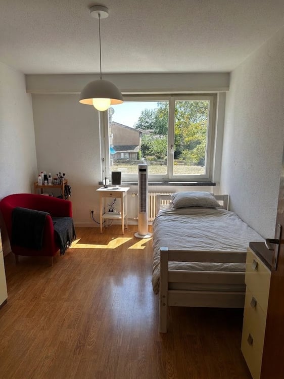 2.5 Zimmer Wohnung, ca. 40m2, zentral gelegen in Rafz 4