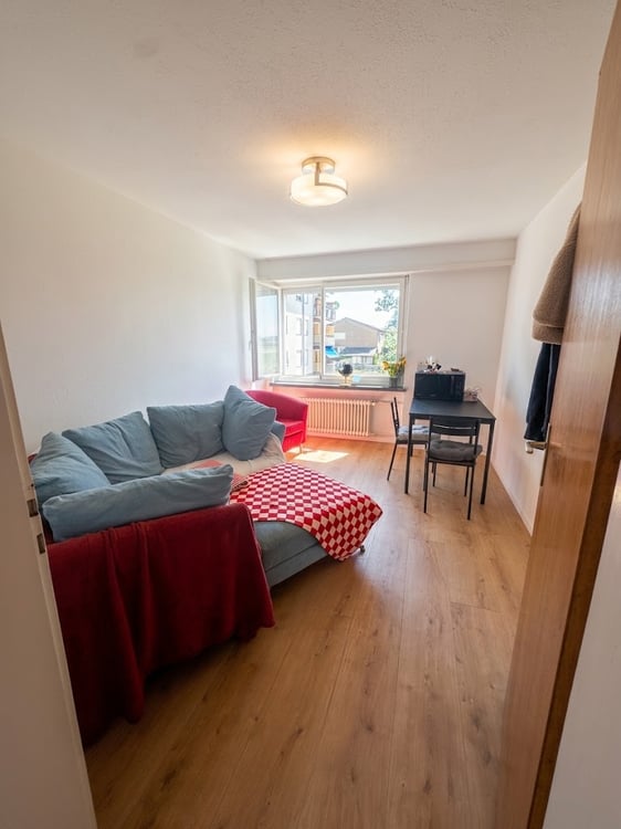 2.5 Zimmer Wohnung, ca. 40m2, zentral gelegen in Rafz 1