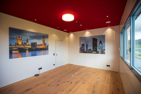 Einzelbüro mit gemeinsamem Aufenthaltsraum und Toilettenanlage 1