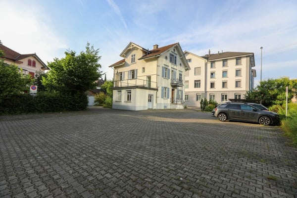 Geschäftshaus an zentraler Lage zu vermieten 11