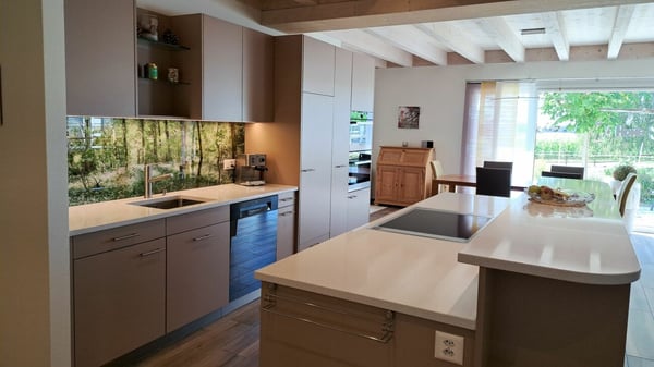 Wohnen im Grünen - hochwertiger 4.5-Zimmer Hausteil mit idyllischem Garten 2