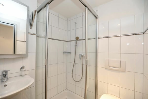 Dachwohnung mit Galerie direkt am Bahnhof 10