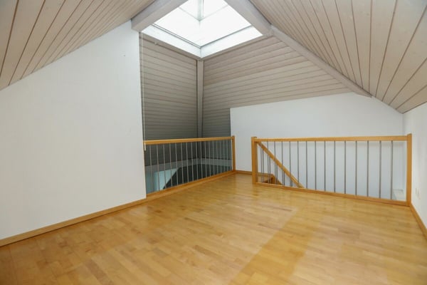 Dachwohnung mit Galerie direkt am Bahnhof 5
