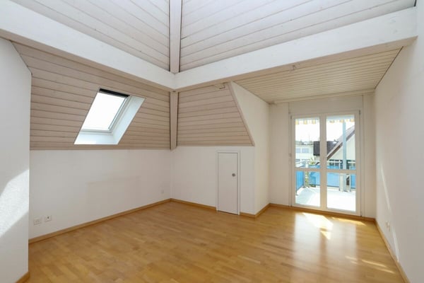Dachwohnung mit Galerie direkt am Bahnhof 6