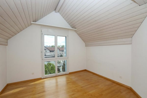 Dachwohnung mit Galerie direkt am Bahnhof 8