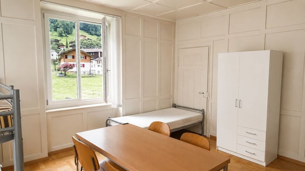 Freistehendes Einfamilienhaus mit grosszügigem Garten in Luchsingen 9
