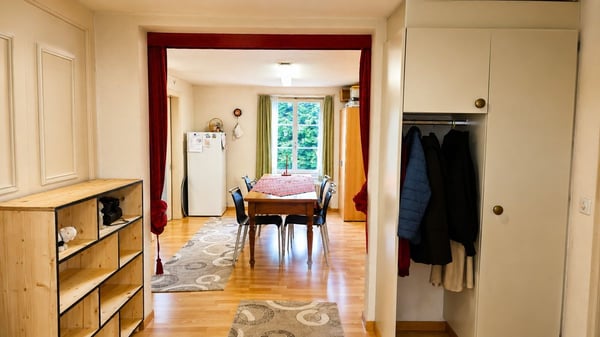 Vielseitiges Wohnhaus zur Miete in Linthal 10