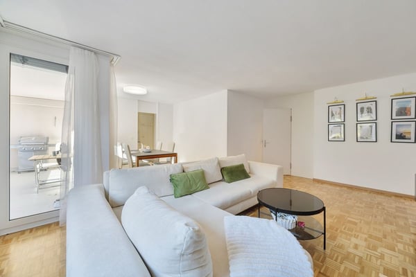 Gemütliche 4.5-Zimmer-Wohnung zum Verkauf in Schübelbach 1