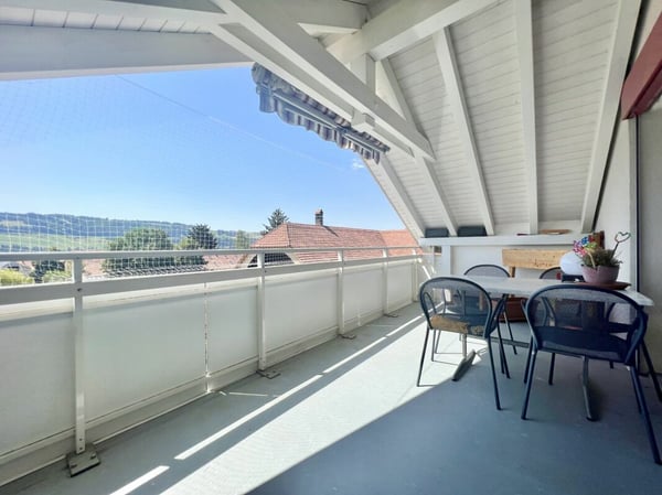 Grosszügige Dachwohnung mit viel Charme 13
