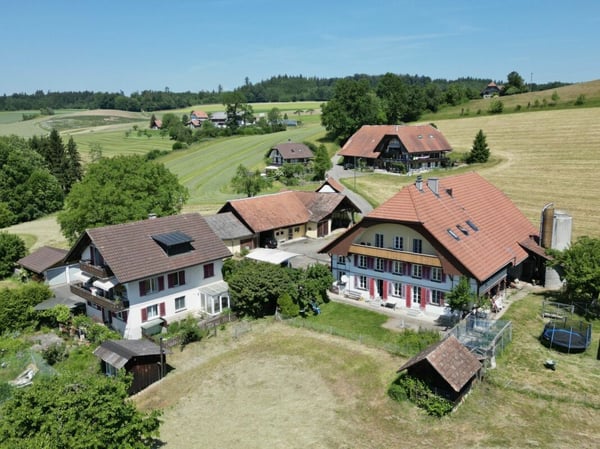 Einzigartiges Bauernhaus-Ensemble an idyllischer Lage mit viel Platz für Ihre Visionen 2