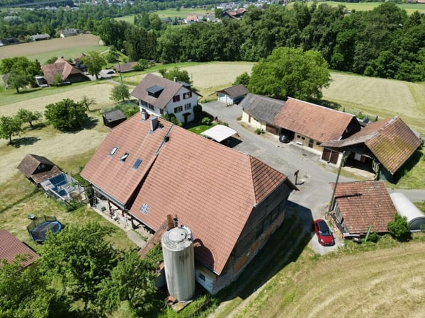 Einzigartiges Bauernhaus-Ensemble an idyllischer Lage mit viel Platz für Ihre Visionen 18