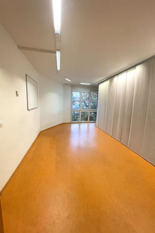 grosszügige Bürofläche im Erdgeschoss in Kreuzlingen zu vermieten 2