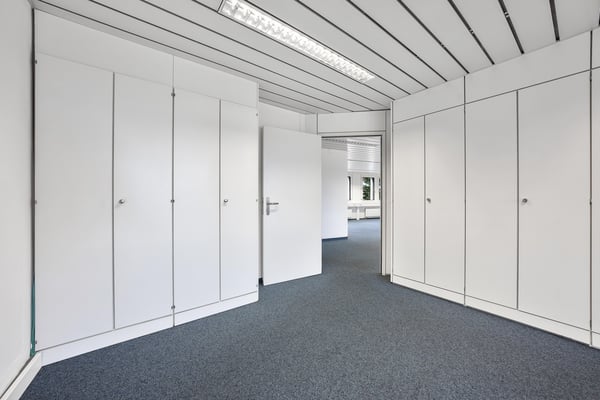 Büro-/Praxisraum an bester Lage! 8