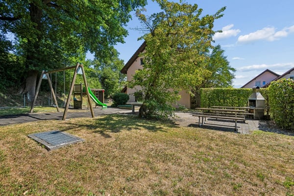 Wohlfühlwohnung an sonniger und ruhiger Lage mit herrlichem Weitblick 10
