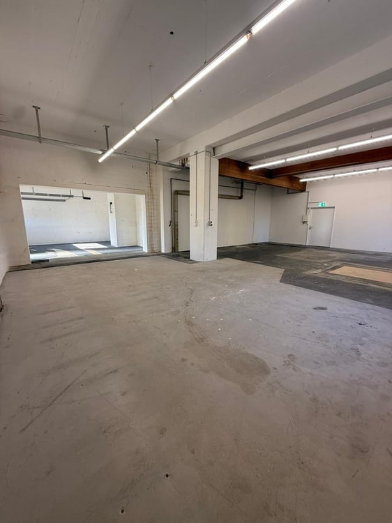 Flexible Gewerbefläche mit Rampe und direkter Zufahrt - in Bazenheid 2