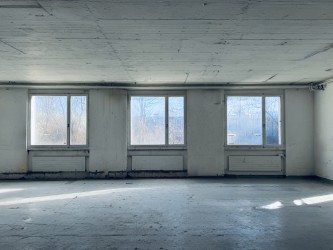 Attraktiver Erdgeschossraum – ideal für Büro, Atelier oder Praxis 1