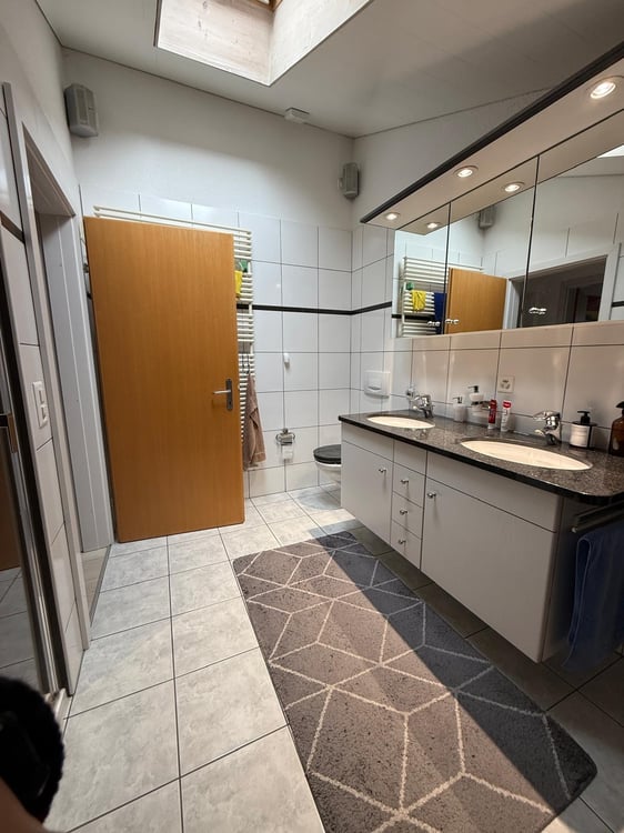 Attraktive 4-Zimmer-Dachwohnung mit Liftzugang direkt in die Wohnung 5