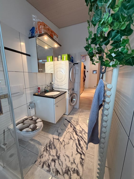 Attraktive 4-Zimmer-Dachwohnung mit Liftzugang direkt in die Wohnung 9