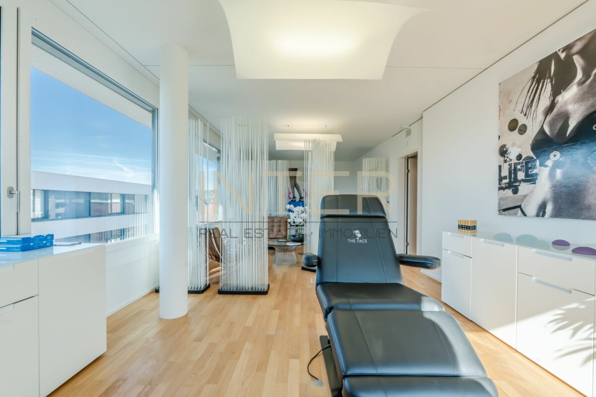 Praxisräume im Zentrum von Baar (ZG) - 3 Behandlungsräume mit Lavabo