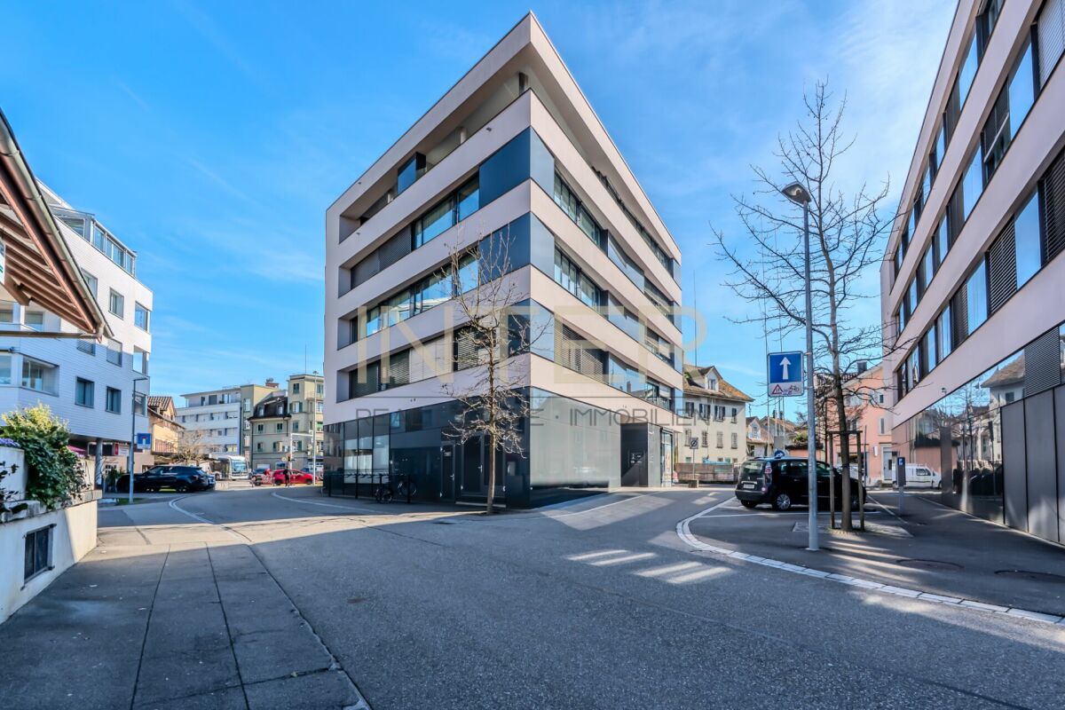 Praxisräume im Zentrum von Baar (ZG) - 3 Behandlungsräume mit Lavabo