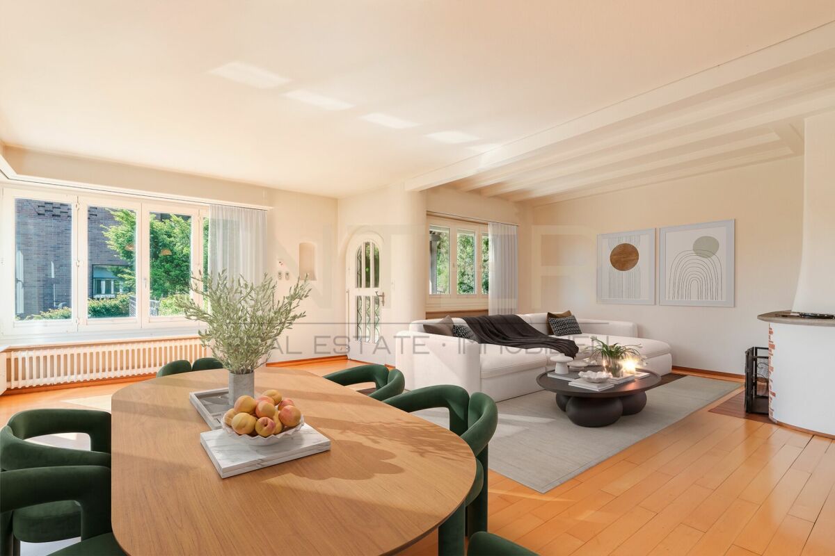 Stilvolles freistehendes 6.5-Zi-EFH mit 981 m² Grundstück, Seesicht und Entwicklungspotenzial in Oberrieden