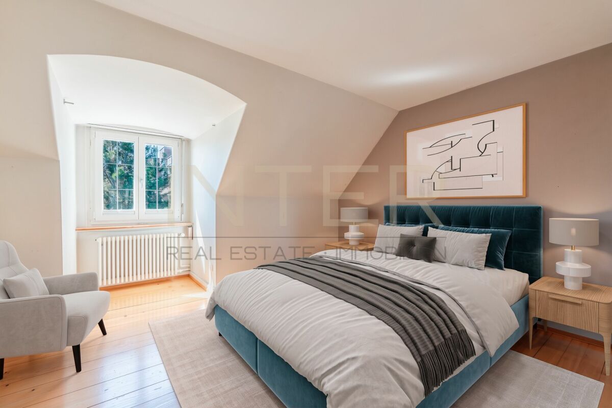 Stilvolles freistehendes 6.5-Zi-EFH mit 981 m² Grundstück, Seesicht und Entwicklungspotenzial in Oberrieden