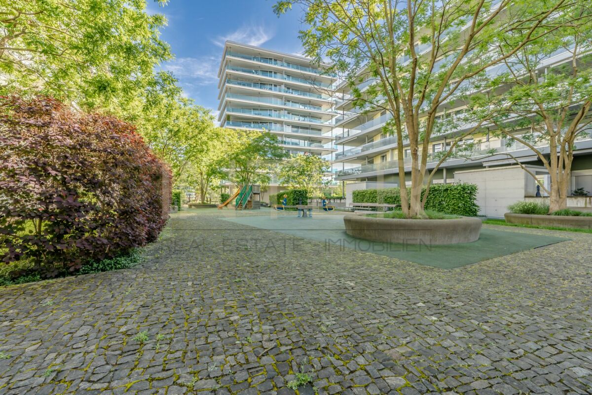 Reserviert: Grosszügige 5.5-Zimmerwohnung mit grossem Balkon im Feldpark Zug
