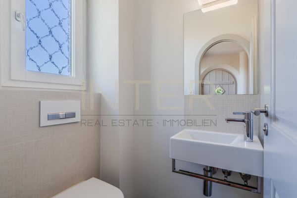 Stilvolles freistehendes 6.5-Zi-EFH mit 981 m² Grundstück, Seesicht und Entwicklungspotenzial in Oberrieden 22