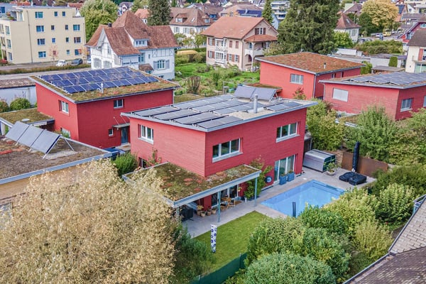 Einfamilienhaus mit Pool 1