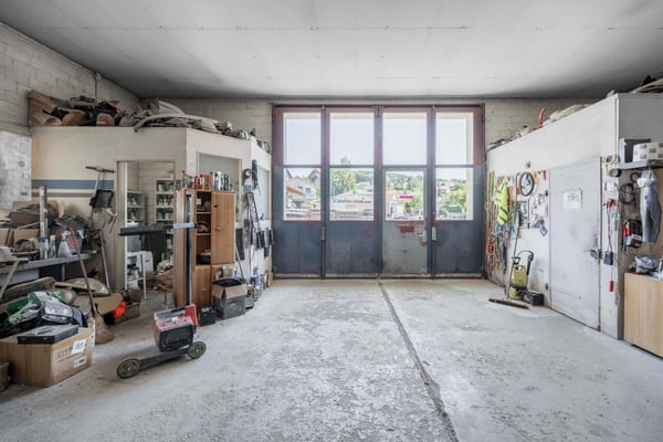 Wohnhaus, Werkstatt & Tankstelle 3